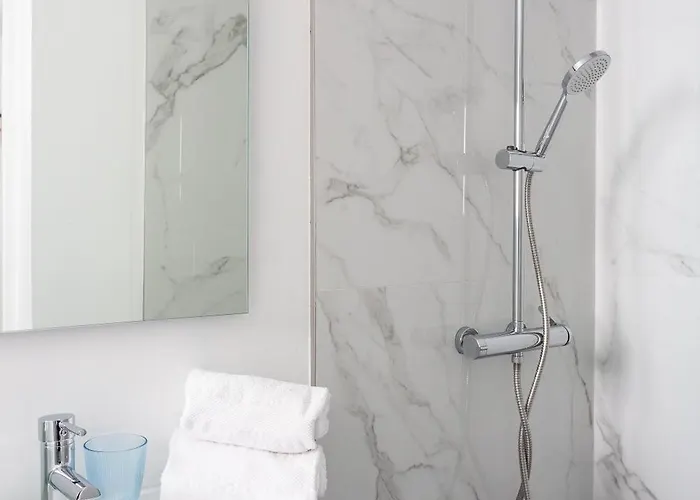 Maison Geranium Nocleg ze śniadaniem 4*