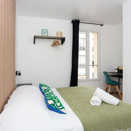 Couette-café Maison Geranium Paris